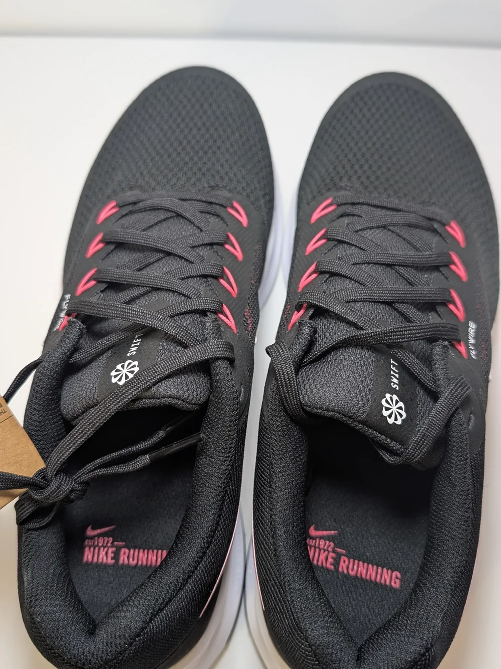 Nike Run Swift 3 Women’s SZ 10 Black/Pink/White Shoes